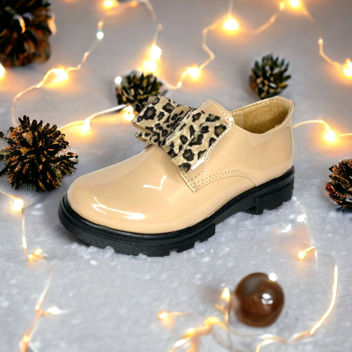 Zapato Para Nina Ajuste Con Resorte Con Flores Piel Beige Las Cuatas.